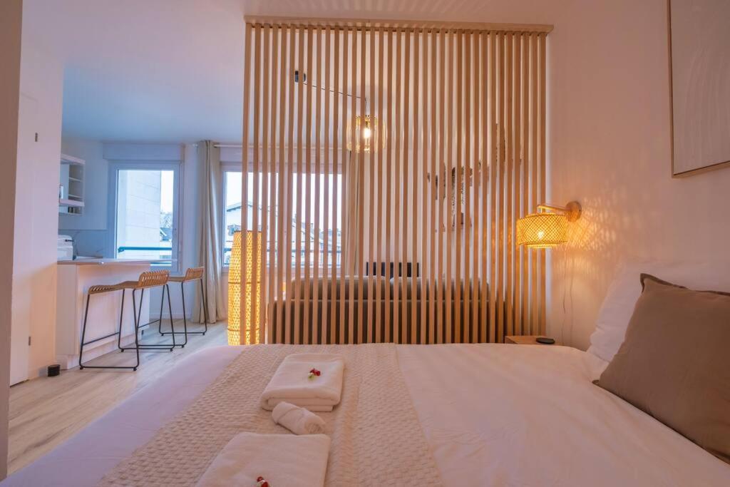 Le Jeroboam Apartment Reims Bagian luar foto